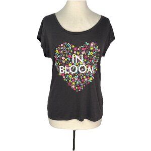 Decree M T-Shirt Short Sleeve Floral Sz Medium Flowers In Bloom Top Shirt Heart